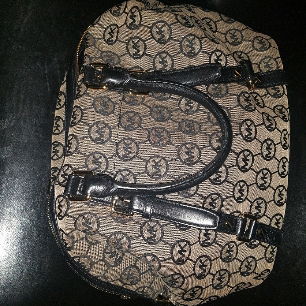 100 percent Authentic  Michael Kors Satchel